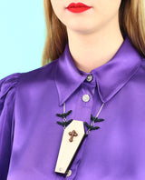 Marbled-Draculas-coffin-necklace-classic-halloween-2020-la-vidriola-zoom-closed