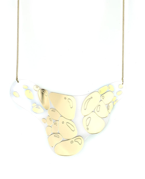 Moving cells necklace
