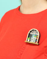 My-cat-is-looking-through-the-window-brooch-cats-cats-and-more-cats-la-vidriola-zoom