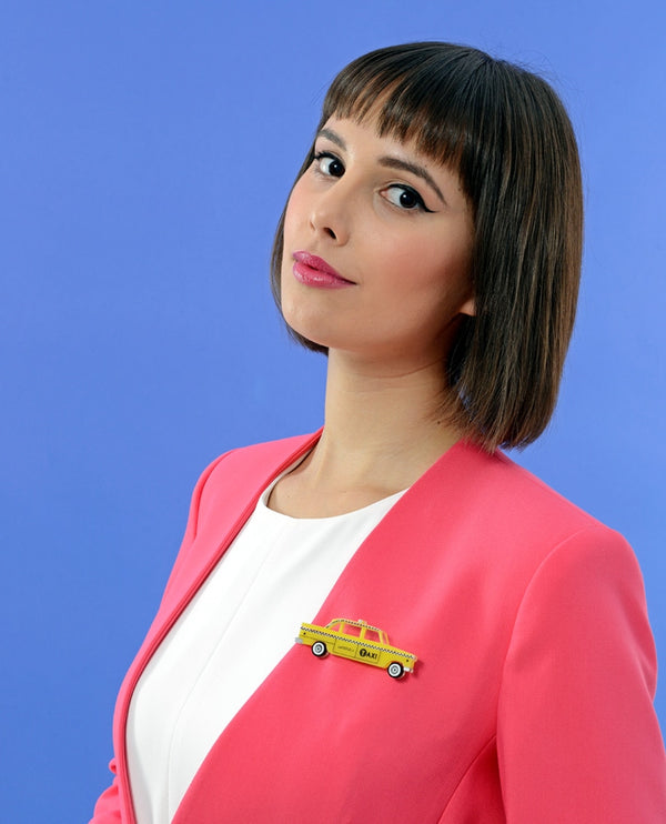 New-York-taxi-brooch-la-vidriola-plastic-jewellery-take-away-last-minute-product