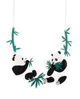 Panda-bear-marbled-necklace-classic-la-vidriola-detail