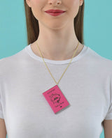 Passport_pink_pendant_la_vidriola_product_close