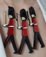 Queen´s_Guard_necklace_la_vidriola_detail_zoom