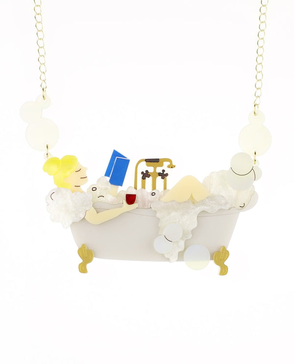 Relaxing-bubble-bath-necklace-home-sweet-home-la-vidriola-detail