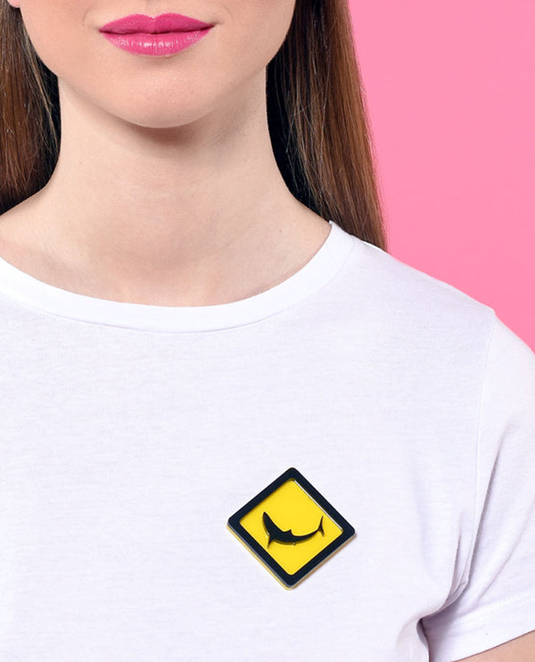 Shark_warning_brooch_la_vidriola_product