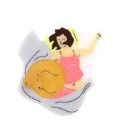Sleeping-dog-in-my-bed-brooch-dogs-dogs-and-more-dogs-la-vidriola-detail