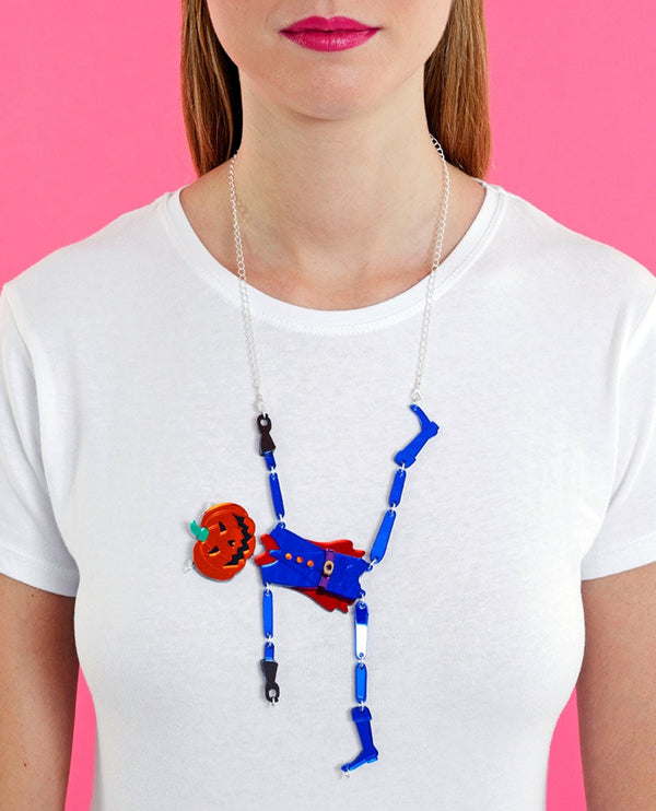 Sleepy-hollow-necklace-la-vidriola-plastic-jewellery-halloween-detail