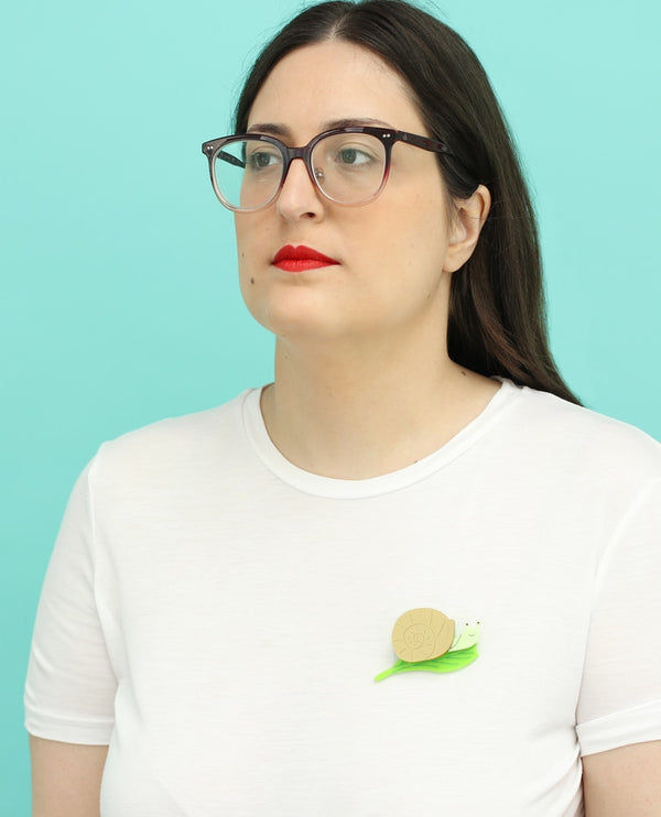 Snail-snail-come-out-and-be-fed-brooch-interactive-animalandia-product