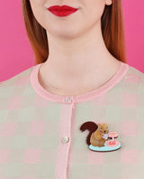 Tea-party!-Brooch-Bon-Voyage-collection-la-vidriola-zoom