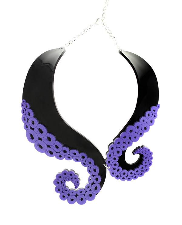 The-Sea-Witch-hug-statement-necklace-animalandia-detail