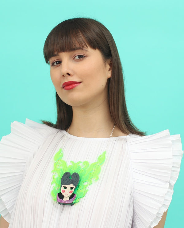 The-evil-queen-necklace-interactive-far-far-away-la-vidriola-product