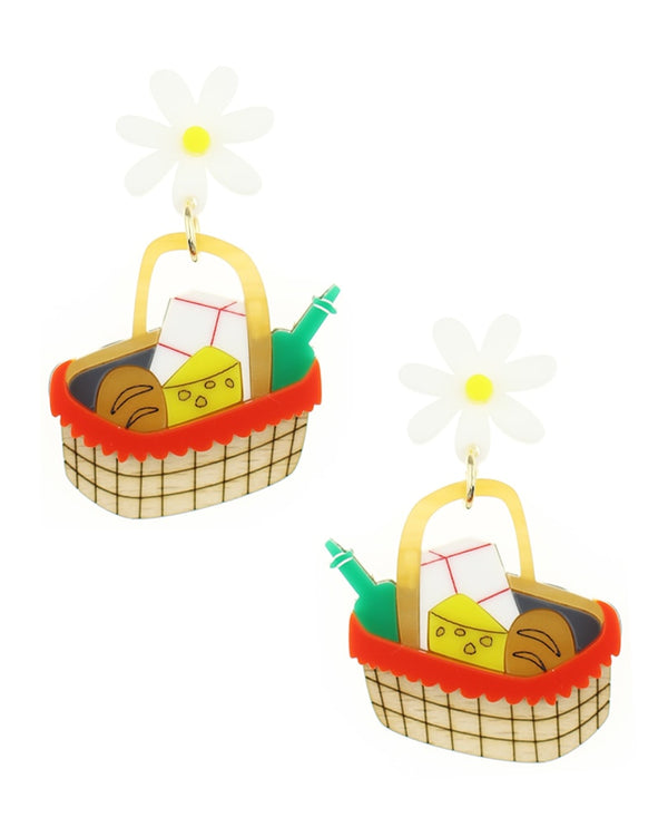 The-little-red-riding-hood-basket-for-the-granny-earrings-far-far-away-la-vidriola-detail