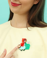 The-little-red-riding-hood-brooch--interactive-far-far-away-la-vidriola-zoom