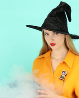 The-mysterious-witch-is-cooking-something-halloween-2020-la-vidriola-product