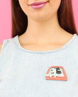 Travelling-dog-brooch-dogs-dogs-and-more-dogs-la-vidriola-zoom