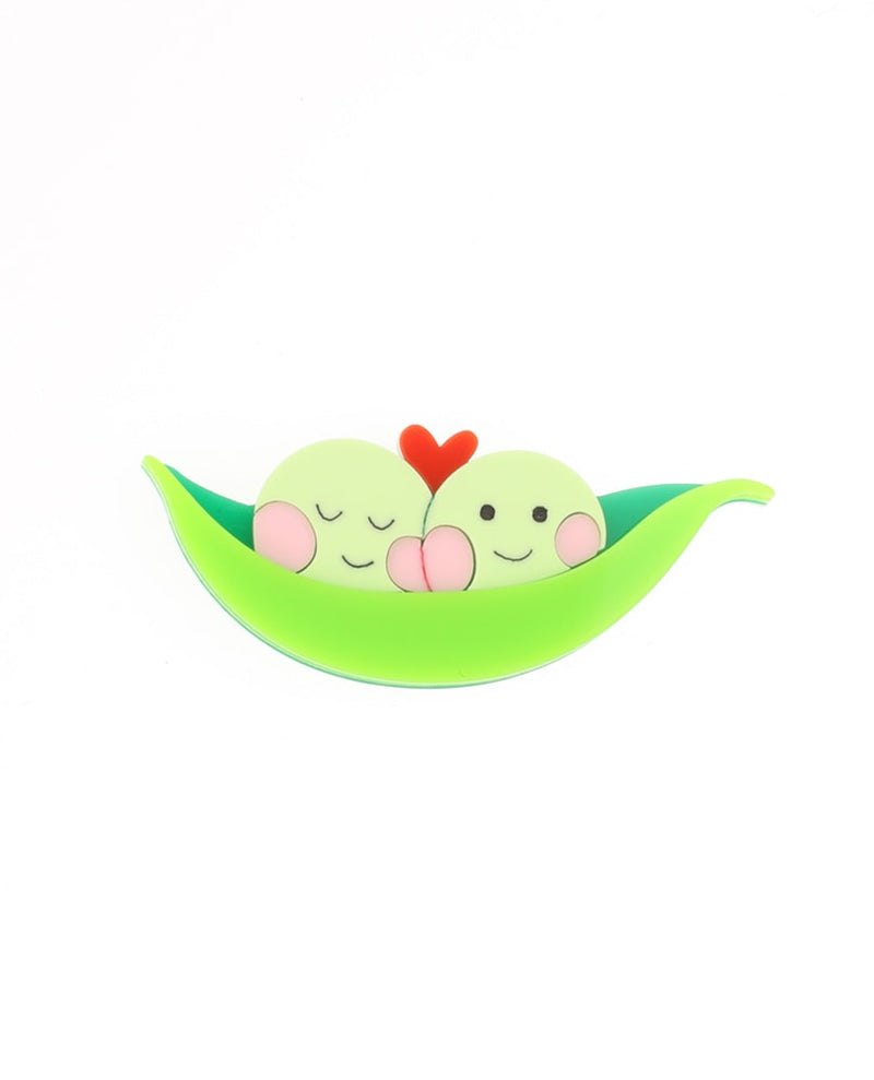 Two-peas-in-a-pod-brooch-Be-my-Valentine-collection-la-vidriola-detail