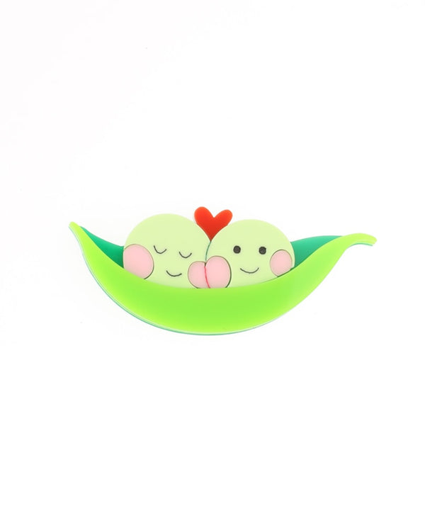 Two-peas-in-a-pod-brooch-Be-my-Valentine-collection-la-vidriola-detail