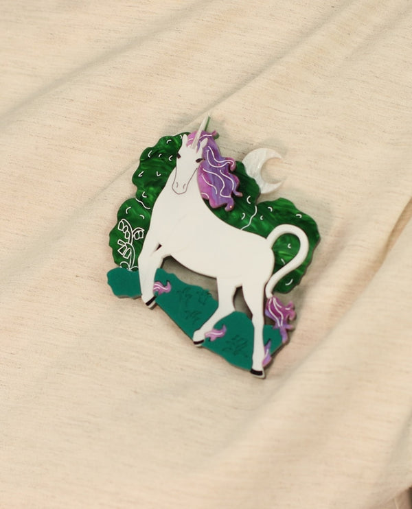 Unicorn-brooch-la-vidriola-plastic-jewellery-cosmica-zoomUnicorn-brooch-la-vidriola-plastic-jewellery-cosmica-zoom