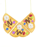 Waffle-necklace-la-vidriola-plastic-jewellery-take-away-last-minute-detail