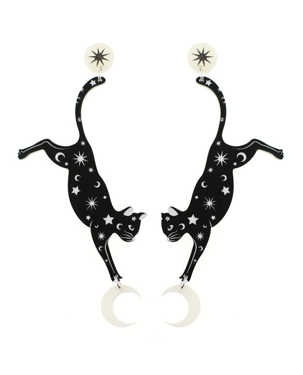 Witch's-cats-and-the-moon-earrings-classic-halloween-2020-la-vidriola-detail