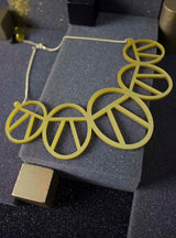 acrylic_necklace_cassida_la_vidriola_campaing