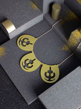 acrylic_necklace_propylea_la_vidriola_campaing