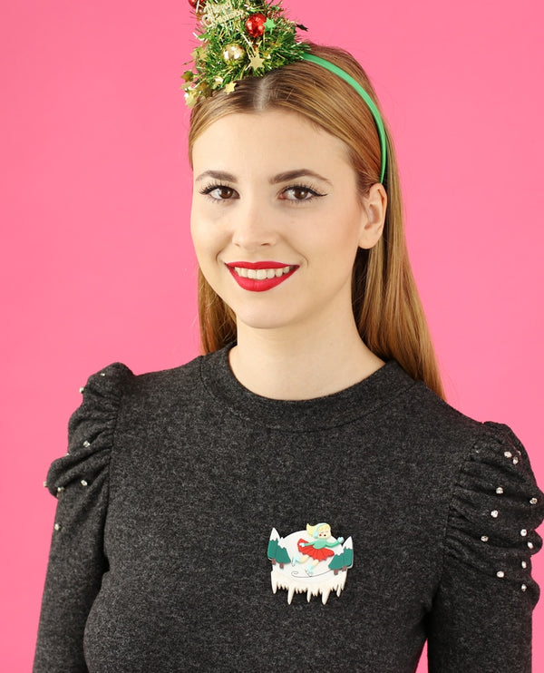 girl-skating-on-the-ice-brooch-christmas-la-vidriola-product