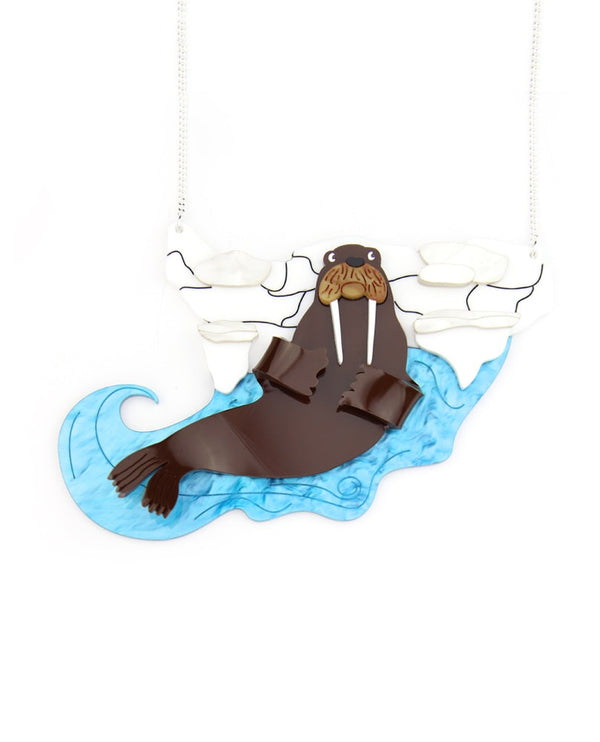 happy-walrus-necklace-la-vidriola-plastic-jewellery-wild-under-the-sea-detail
