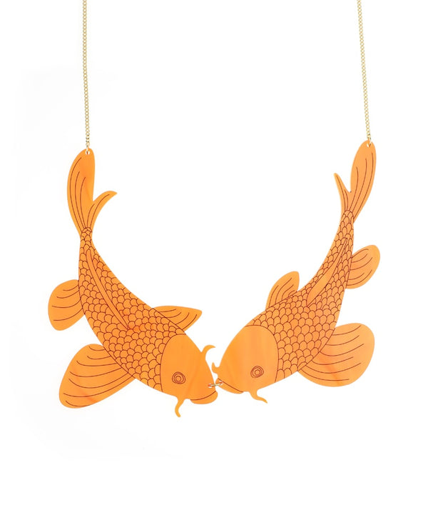 marbled-koi-fish-necklace-classic-la-vidriola-detail