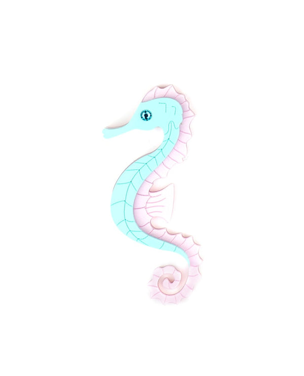 seahorse-brooch-la-vidriola-plastic-jewellery-wild-under-the-sea-detail