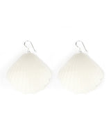 seashells-earrings-la-vidriola-plastic-jewellery-wild-under-the-sea-detail