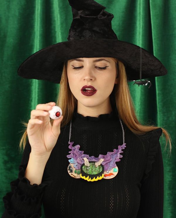 The witch's kitchen necklace