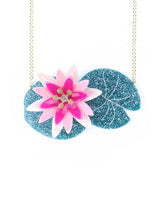 water-lily-glitter-necklace-la-vidriola-detail